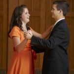 La jeunesse de l'Eglise mormone participe à des soirées dansantes