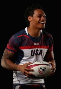 Maka Unufe est un rugbyman américain qui participe aux Jeux olympiques pour la première fois