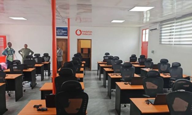 L’Église SDJ rénove une école catholique en RDC